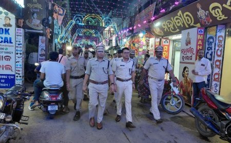 କେନ୍ଦ୍ରାପଡ଼ା ଜିଲ୍ଲାର ପ୍ରସିଦ୍ଧ ଗଜଲକ୍ଷ୍ମୀ ପୂଜା ଅବସରରେ ଶାନ୍ତିଶୃଙ୍ଖଳା ଓ ସୁରକ୍ଷା ବ୍ୟବସ୍ଥାର ସମୀକ୍ଷା କରିଛନ୍ତି କେନ୍ଦ୍ରାଞ୍ଚଳ ଆଇଜି ଡଃ ସତ୍ୟଜିତ ନାୟକ, ଆଇପିଏସ୍।